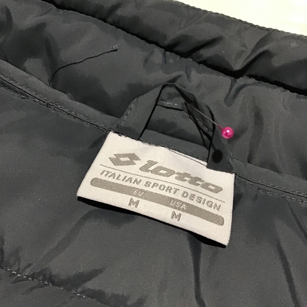 Lotto Women’s Puffer Gray Vest With Pink Piping Sleeveless Mock Neck View 3